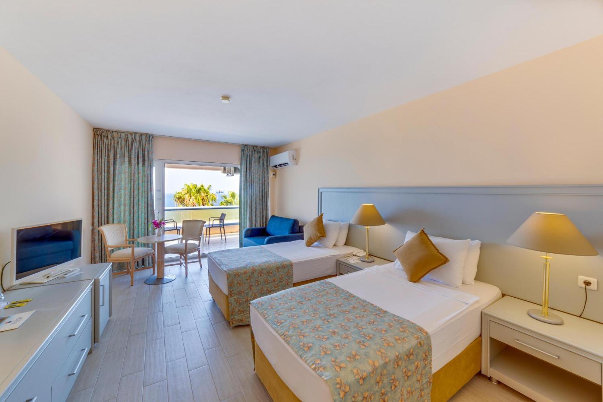 Курортный комплекс The Grand Blue Sky International Кушадасы