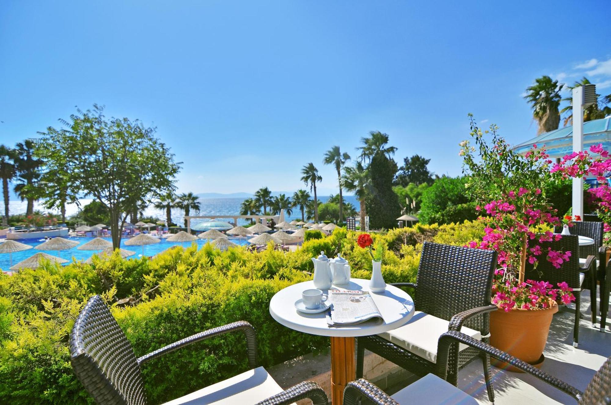 The Grand Blue Sky International Курортный комплекс 4*